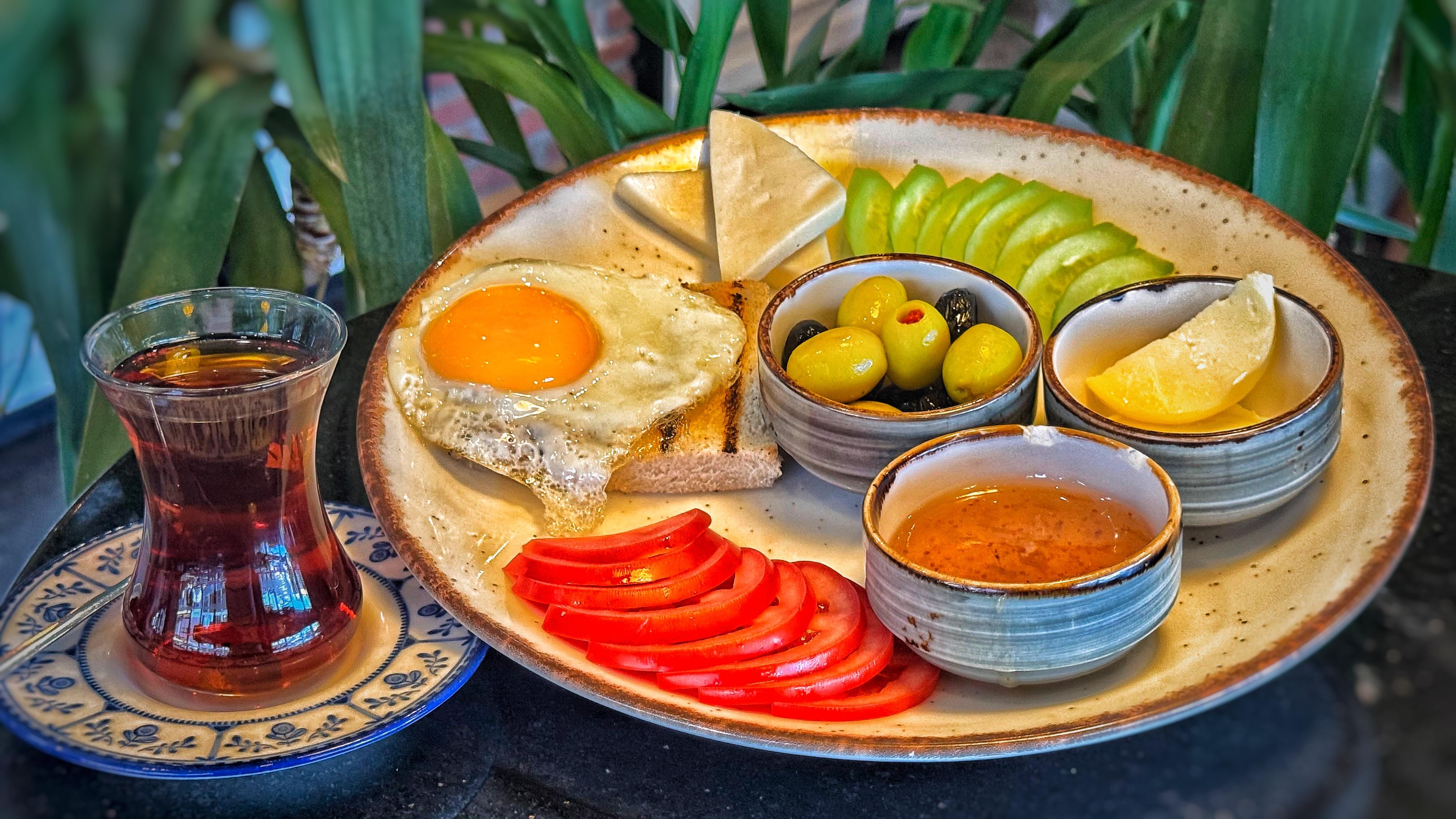 Hızlı Kahvaltı Tabağı